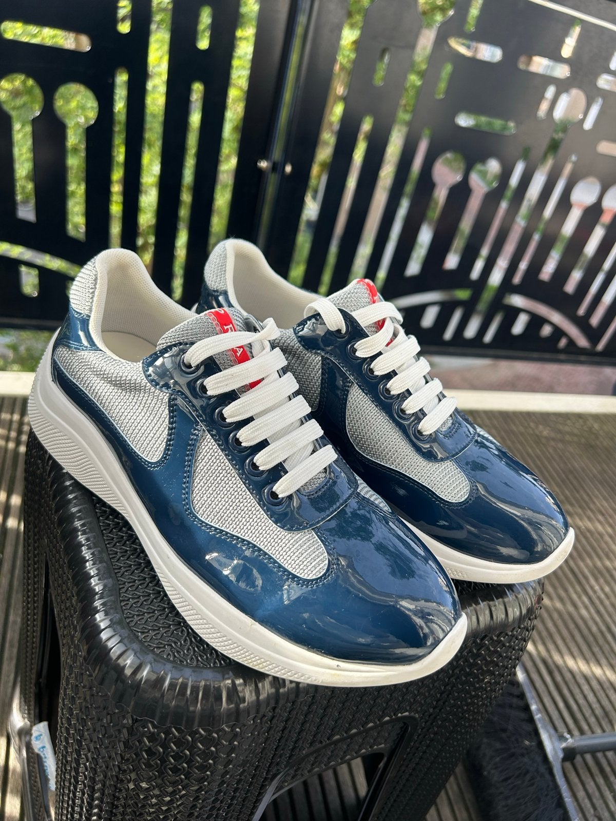 Prada cups 39, Ophalen of Verzenden, Zo goed als nieuw, Blauw