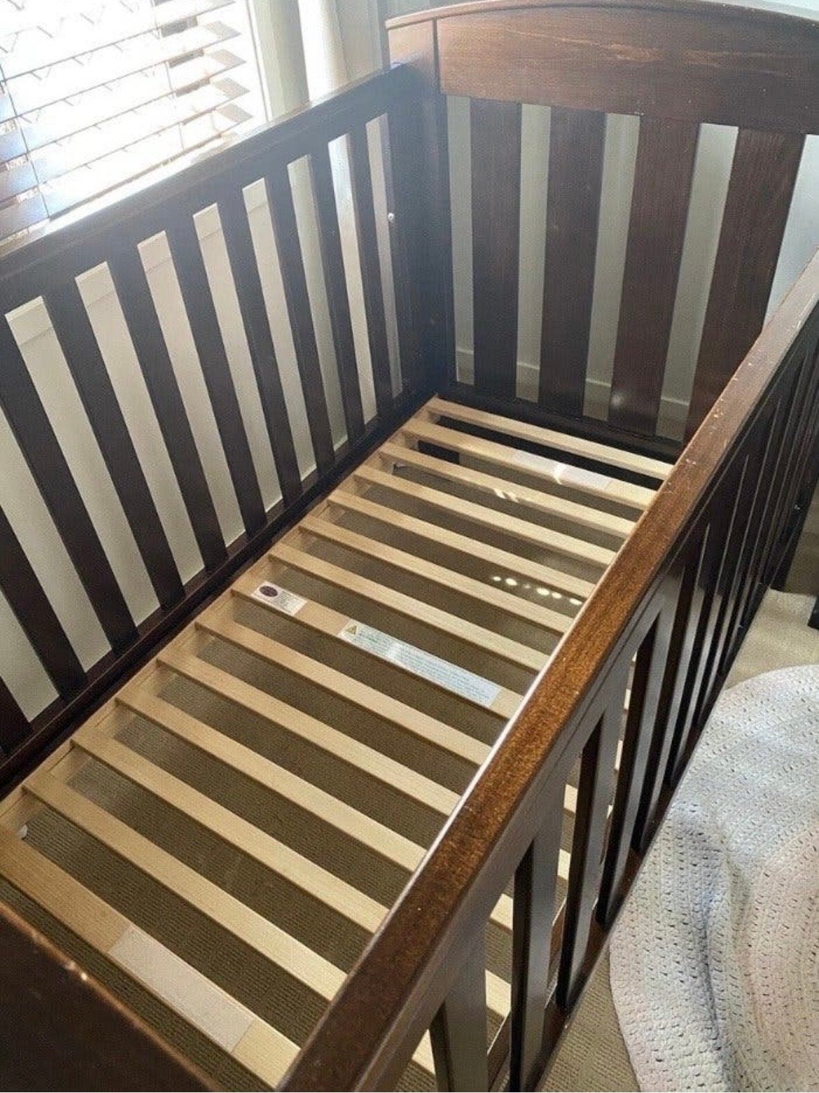 Mooie Boori Country Classic Babybed / Peuterbed, Ophalen, Ledikant