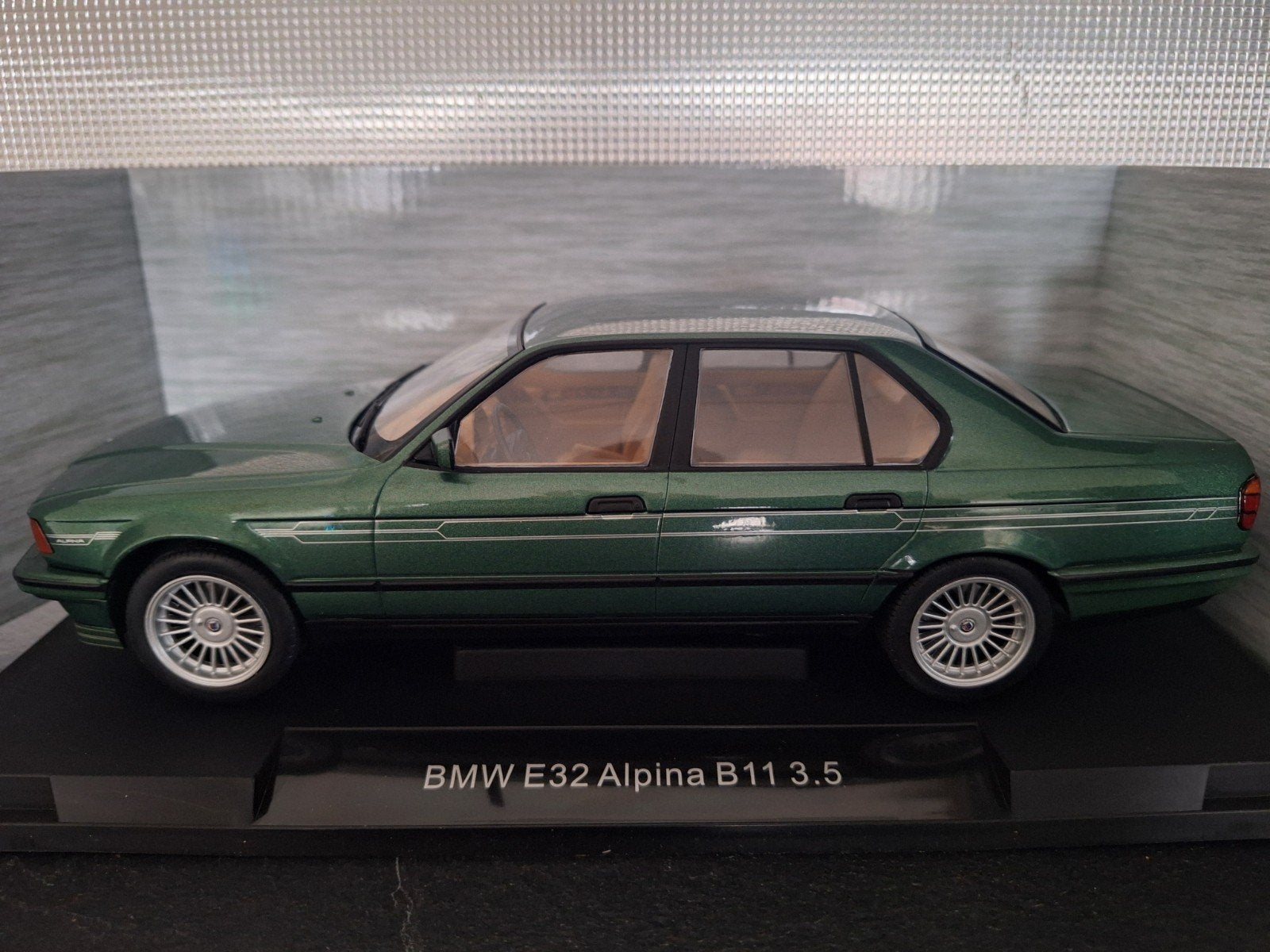 BMW Alpina B11 3.5 1992 Schaal 1:18 ,, Overige merken, MCG, Nieuw, Ophalen of Verzenden