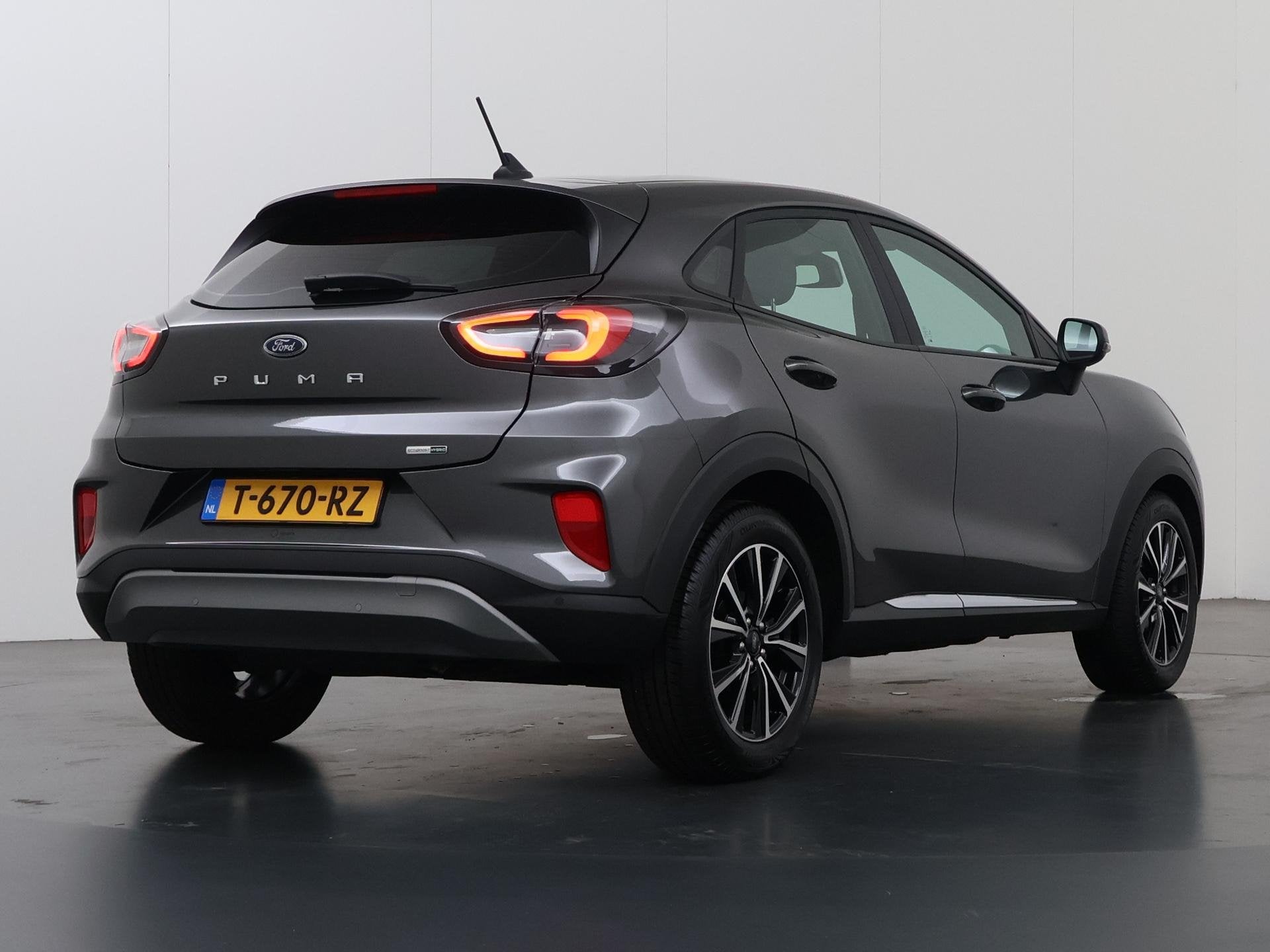 Ford Puma 1.0 EcoBoost Hybrid Titanium | Navigatie | Cruise, Voorwielaandrijving, Bedrijf, Handgeschakeld, 3 cilinders