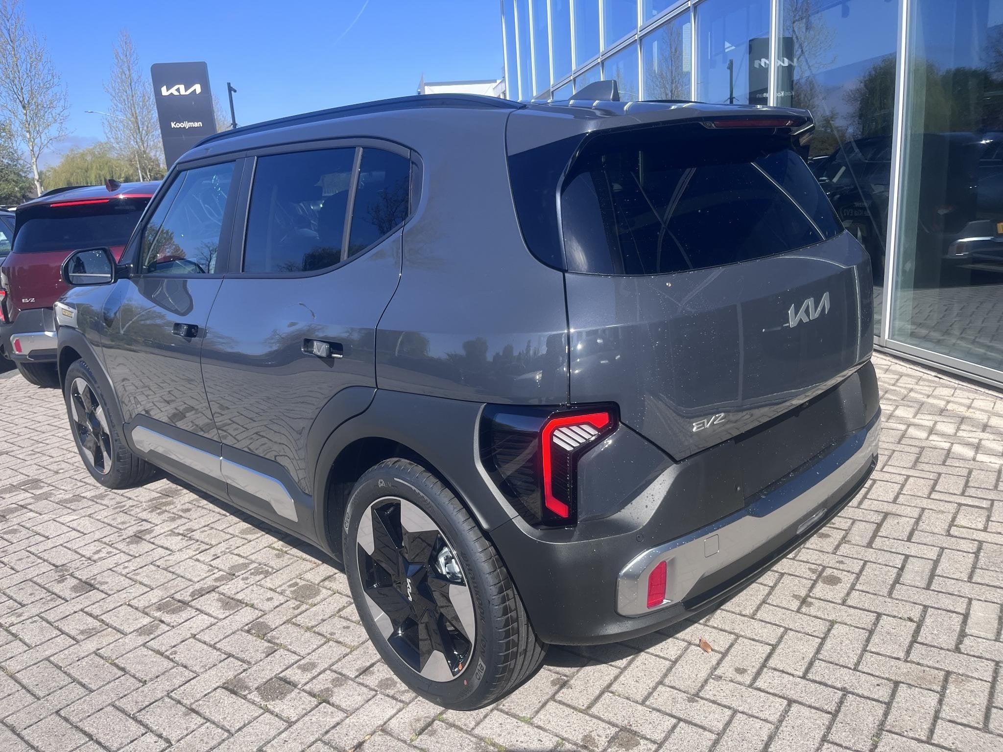 Kia EV2 Plus Advanced 42.2 kWh 4p. TIJDELIJK EXTRA INRUIL!, Auto's, Stof, Overige modellen, Automatische klimaatregeling, 4 stoelen