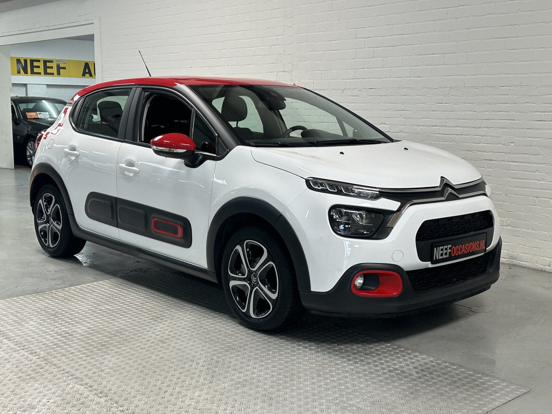 Citroën C3 1.2 PureTech CLIMA /CRUISE / START-STOP Dealer o, Voorwielaandrijving, 83 pk, Stof, Gebruikt
