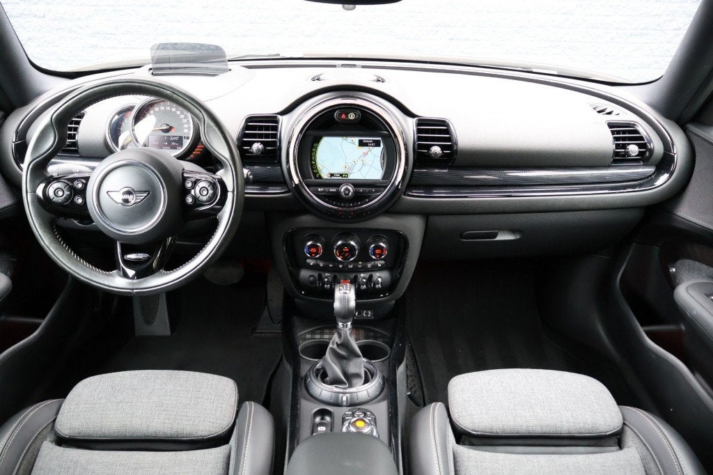 Mini CLUBMAN 2.0 Cooper S Pepper (192pk) HUD/18inch/Keyless/, Auto's, 1998 cc, Gebruikt, Zilver of Grijs, 17 km/l