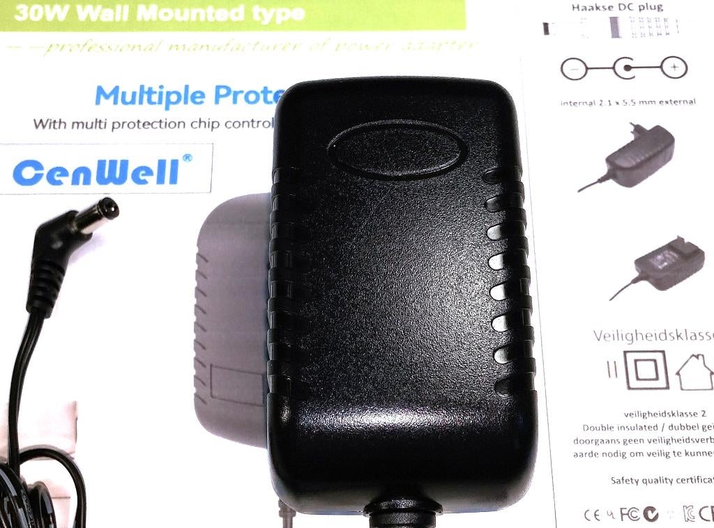Cenwell CW1502000EU 15V 2A 1A 30W Adapter Lader Oplader, Computers en Software, Pc- en Netwerkkabels, Ophalen of Verzenden, Zo goed als nieuw