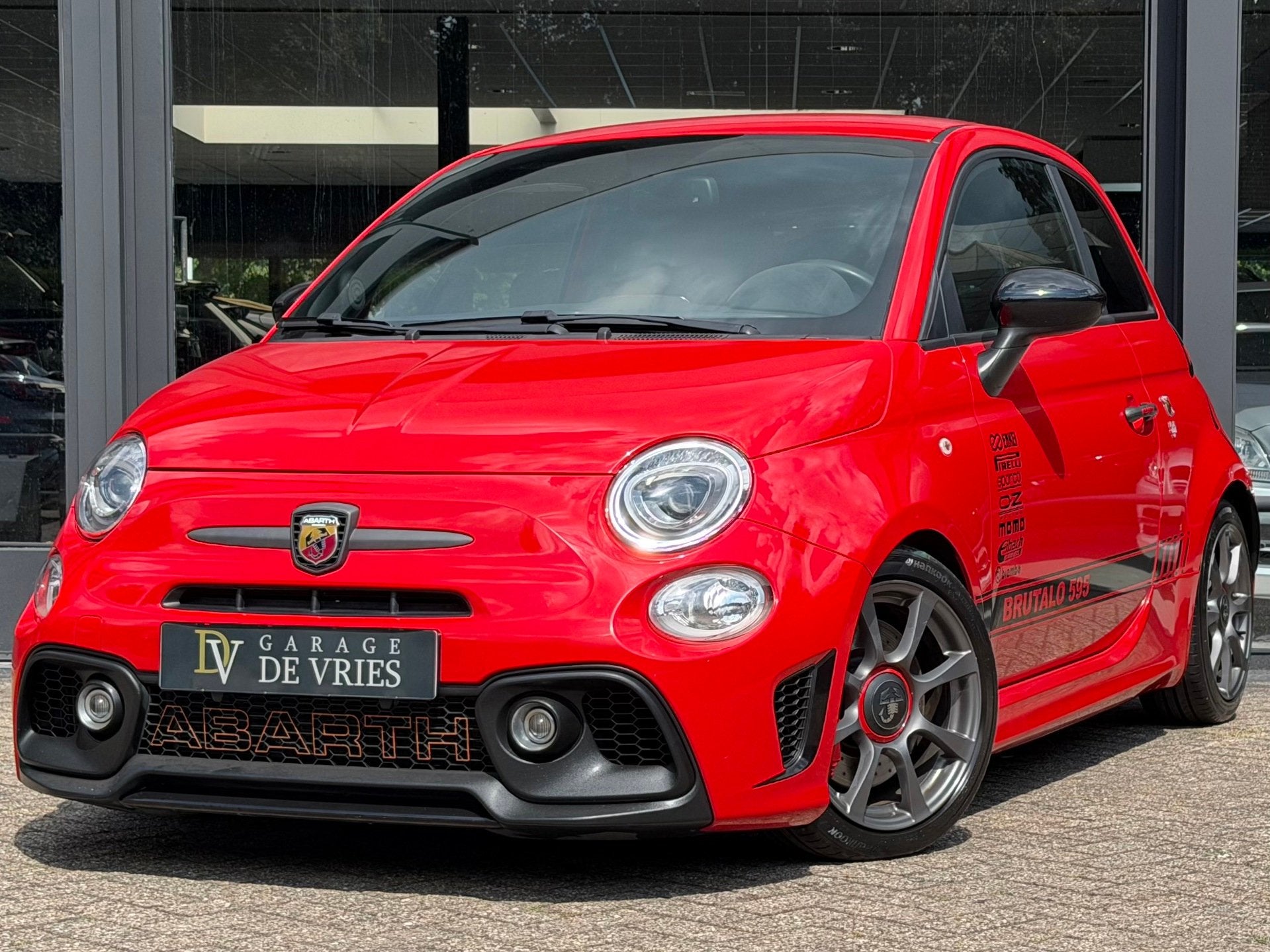Fiat 500 1.4 T-Jet Abarth Competizione 595 Carbon Sabelt G T, Gebruikt, Zwart, 4 cilinders, 4 stoelen