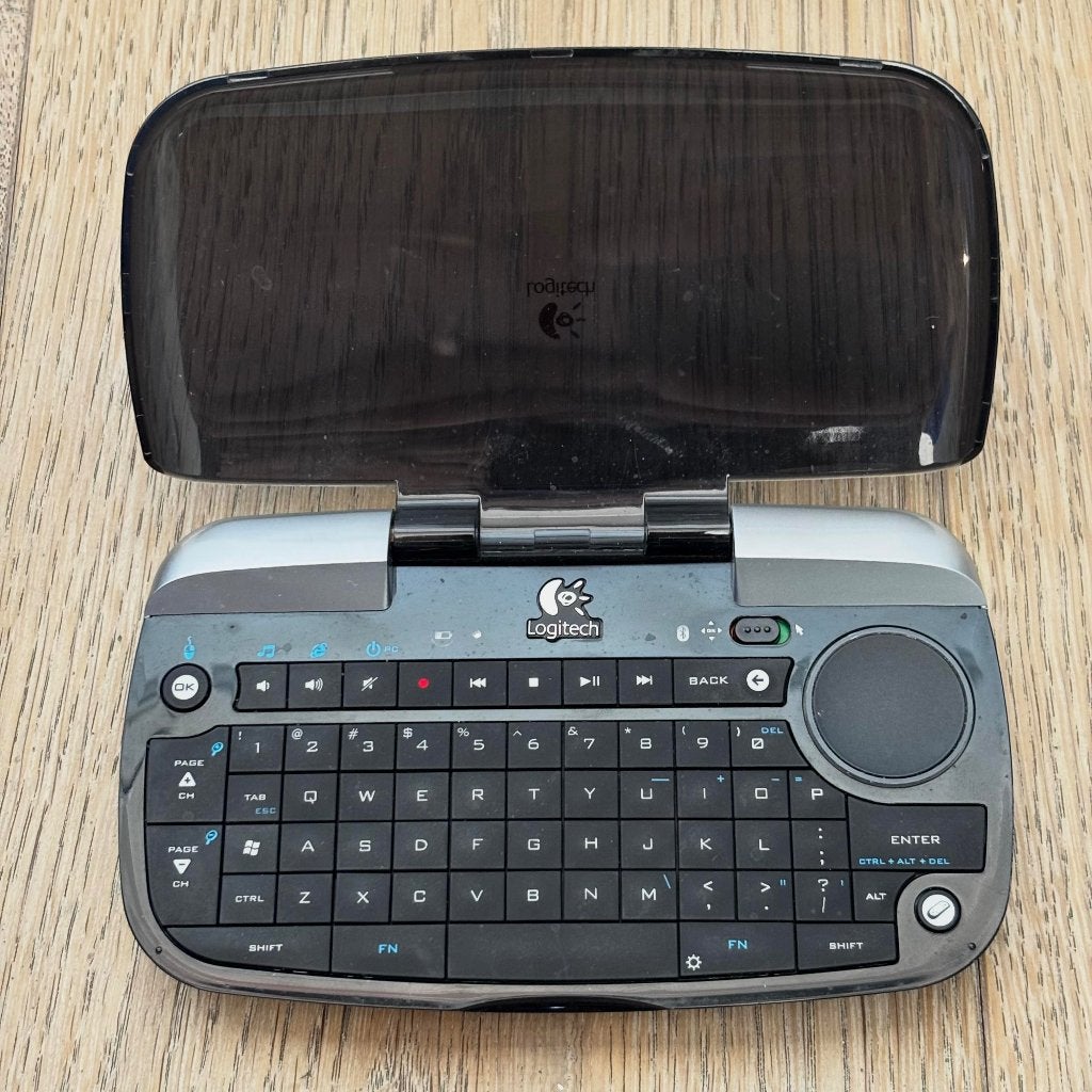 Logitech DiNovo Mini, Gebruikt, Logitech, Ophalen of Verzenden, Draadloos