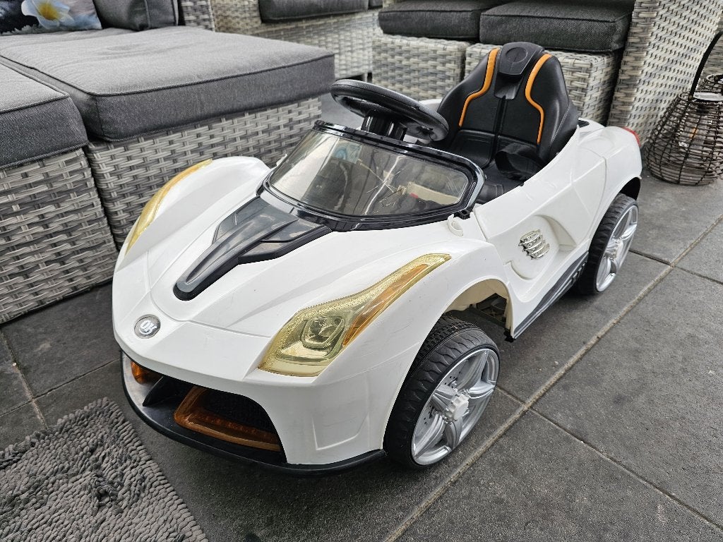 Witte electrische bestuurbare auto, Ophalen, Gebruikt