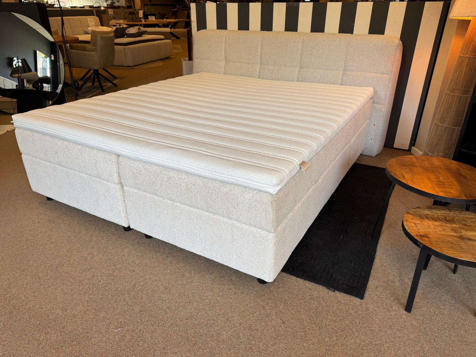 Boxspring 180x200 opbergruimte Beige Direct/Leverbaar, Ophalen, Beige, #Boxspring#Beige#Opbergruimte#2-Persoons#180, Mwonenenslapen