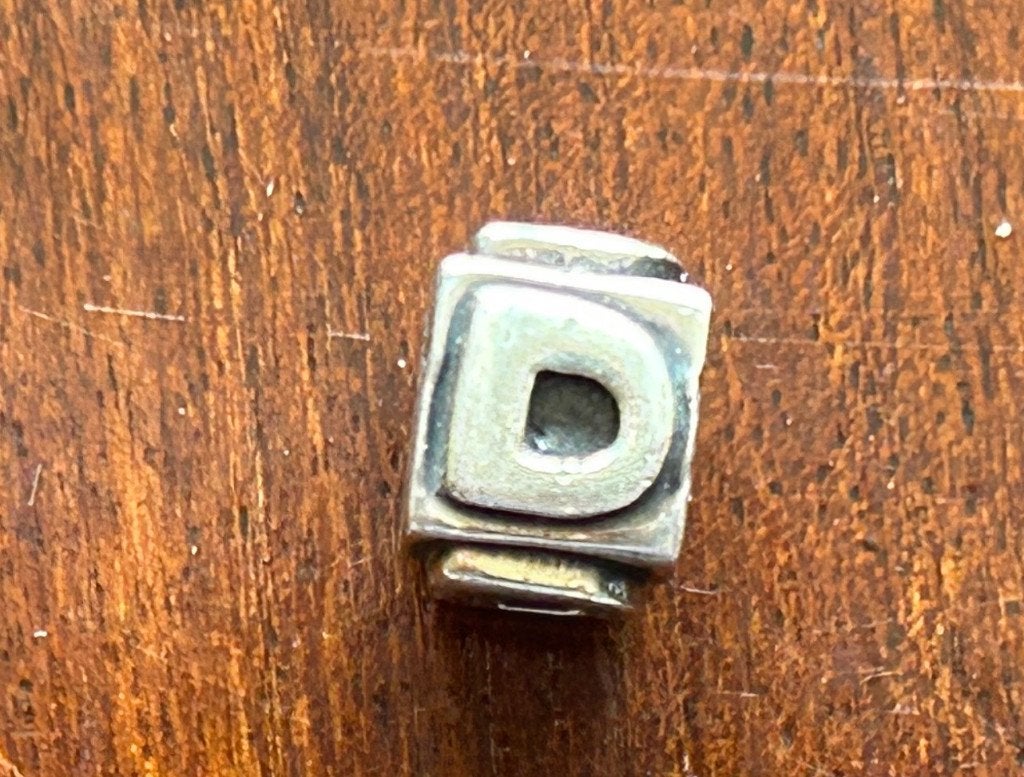 Zilveren Pandora bedel, de letter D, Verzenden, Pandora, Zo goed als nieuw, 1 bedel