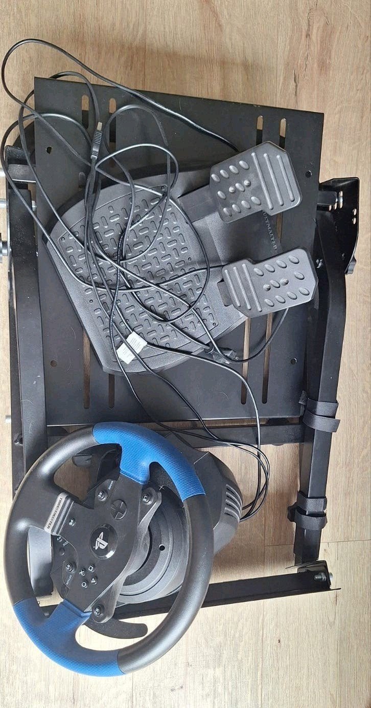 Thrustmaster T150 racestuur met pedalen en Playseat, Ophalen, Gebruikt, Stuur of Pedalen, PlayStation 4