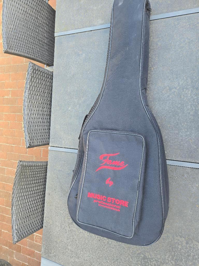 Guitar Case with Backpack straps, Ophalen of Verzenden, Zo goed als nieuw, Akoestische gitaar