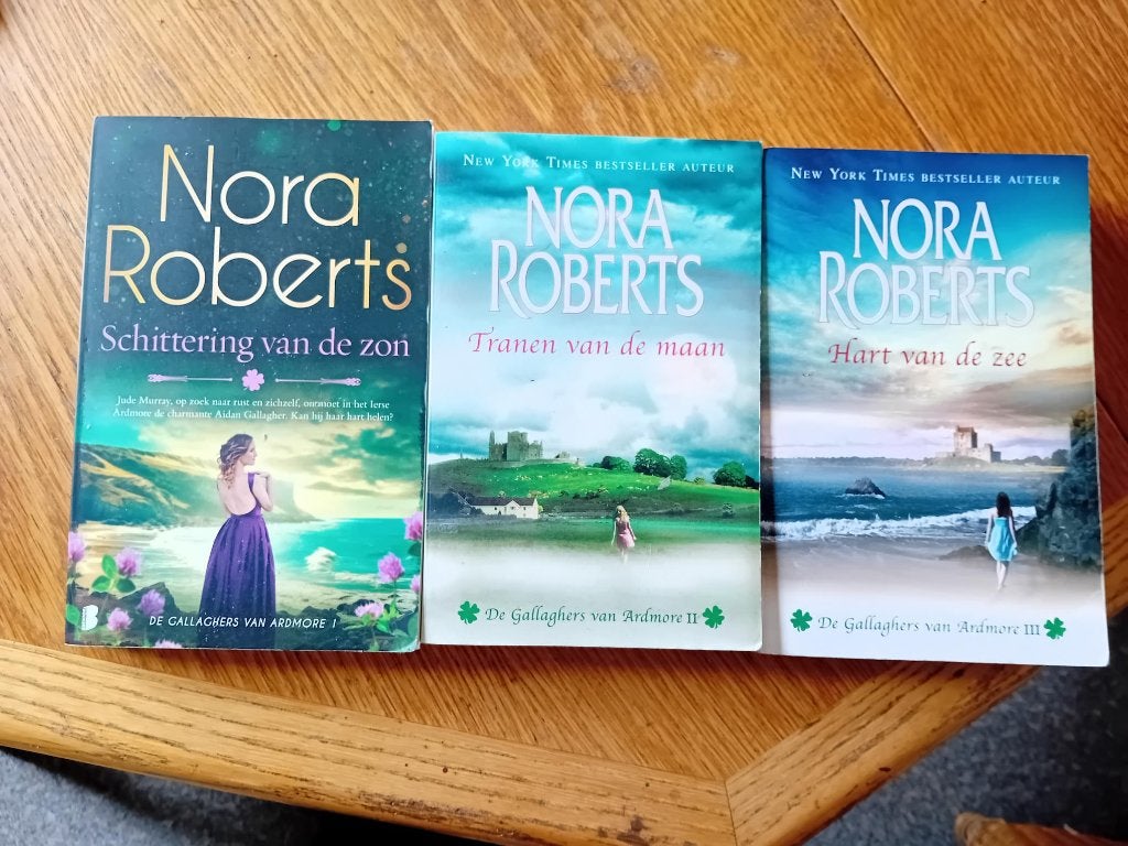 Nora Roberts - De Gallaghers van Ardmore serie, Ophalen of Verzenden, Gelezen