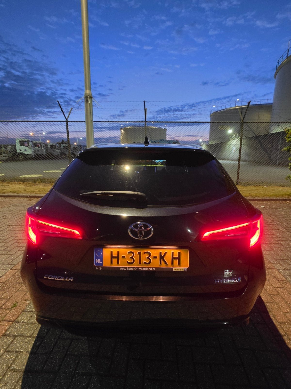 Foto 17 van Toyota Corolla TS GR Sport business Hybrid 2.0L FULL OPTION