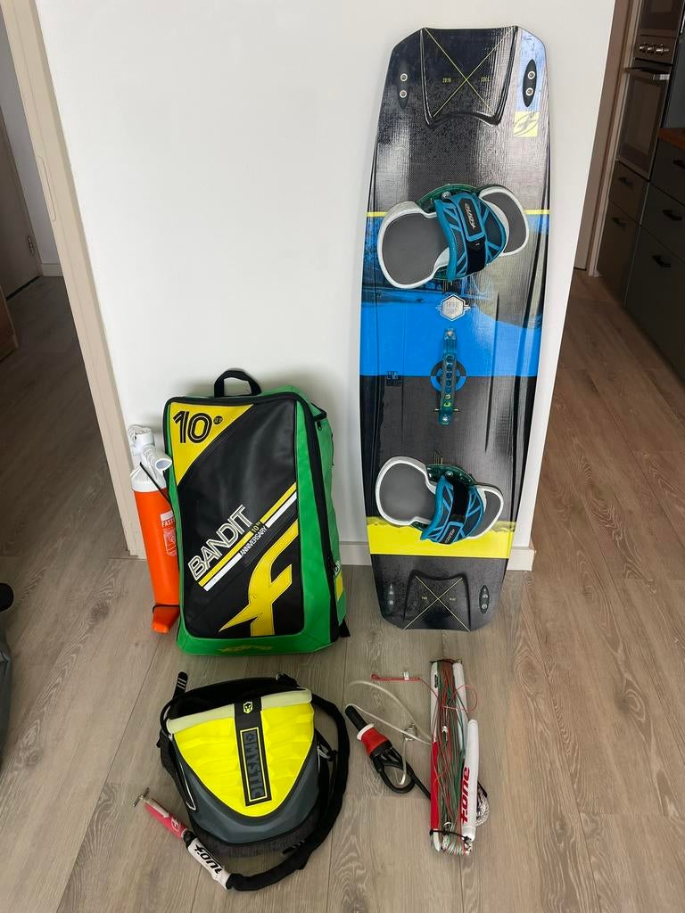 Complete Kiteset: Kite 10 meter. Belt. Board. Bar., Ophalen, Zo goed als nieuw