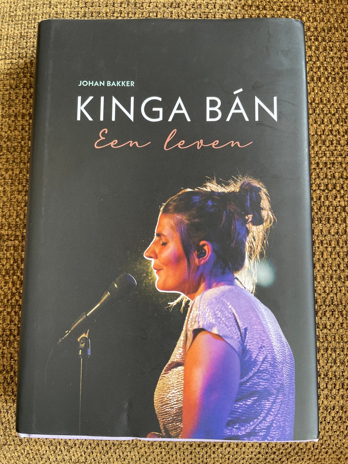 Kinga Ban Een leven - Johan Bakker (biografie), Ophalen of Verzenden, Zo goed als nieuw, Overige