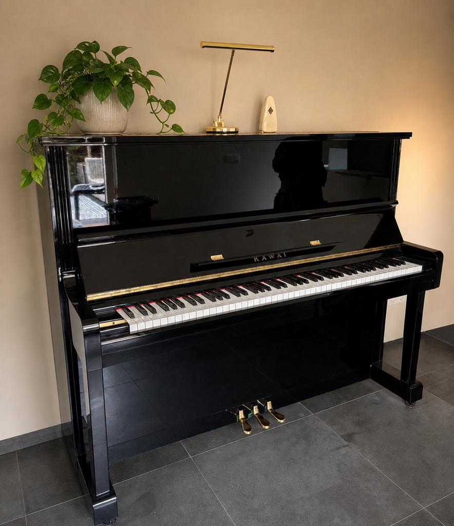 Kawai BL31 Akoestische Piano - Hoogglans Zwart, Ophalen, Zwart, Zo goed als nieuw, Piano