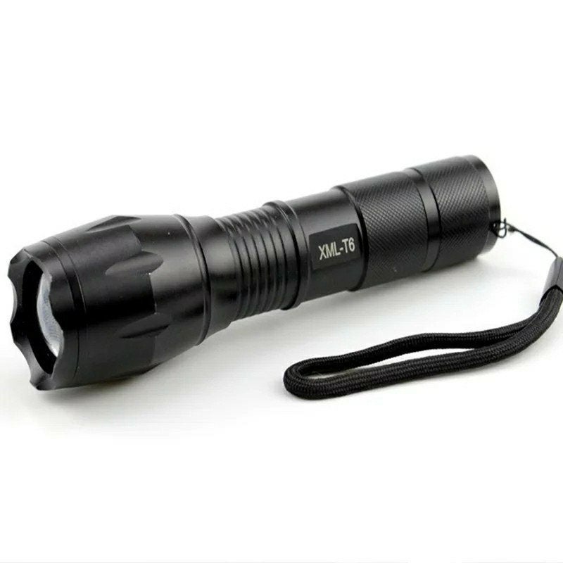 Te koop super felle led cree zaklamp 3800 lumen q250 nieuw  , Ophalen of Verzenden, Nieuw
