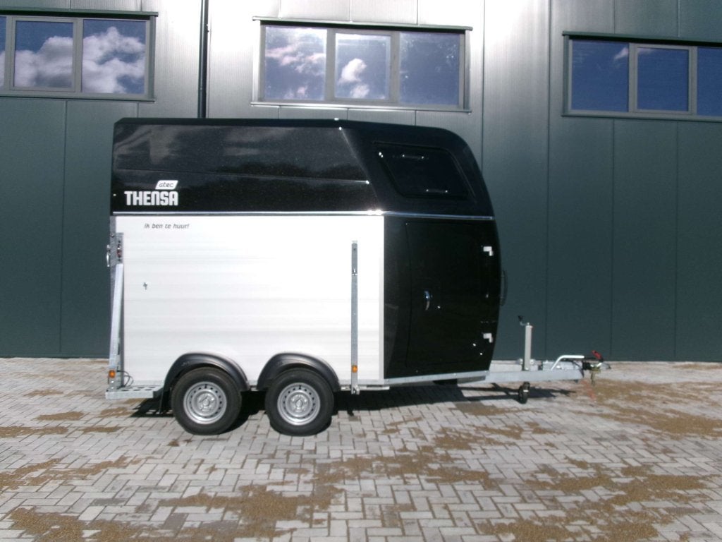 Ruime Atec 2 paards trailer met zadelkamer. 2 maand oud, Niet ingevuld, Aluminium, Zo goed als nieuw, 2-paards trailer