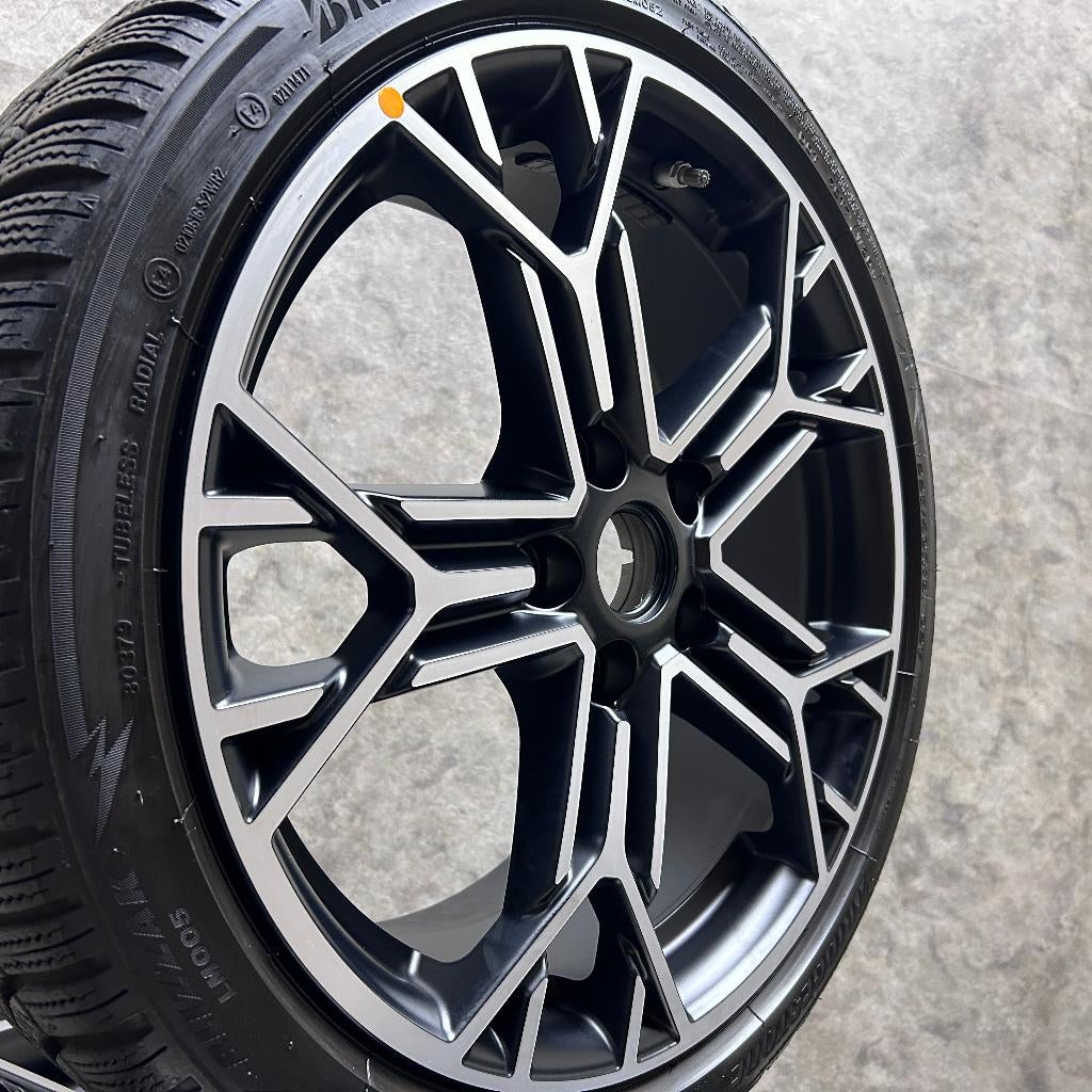 18 inch originele velgen + ☀️|❄️banden Hyundai I20 N I30 (N), Auto-onderdelen, Banden en Velgen, 18 inch, Gebruikt, Banden en Velgen
