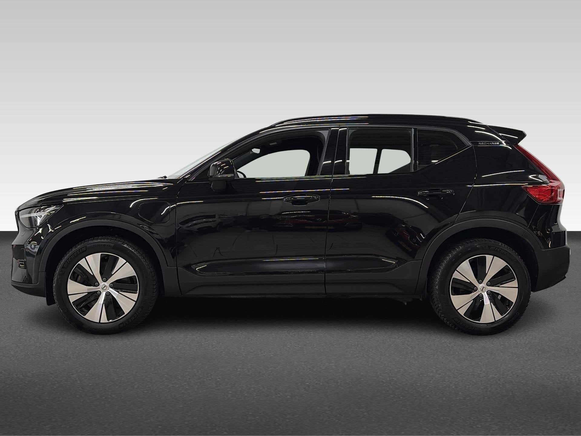Volvo XC40 T4 Plug-In Hybrid 211pk Aut Plus Dark | Elektrisc, Auto's, Stuurwielverwarming, Euro 6, 1712 kg, Zwart