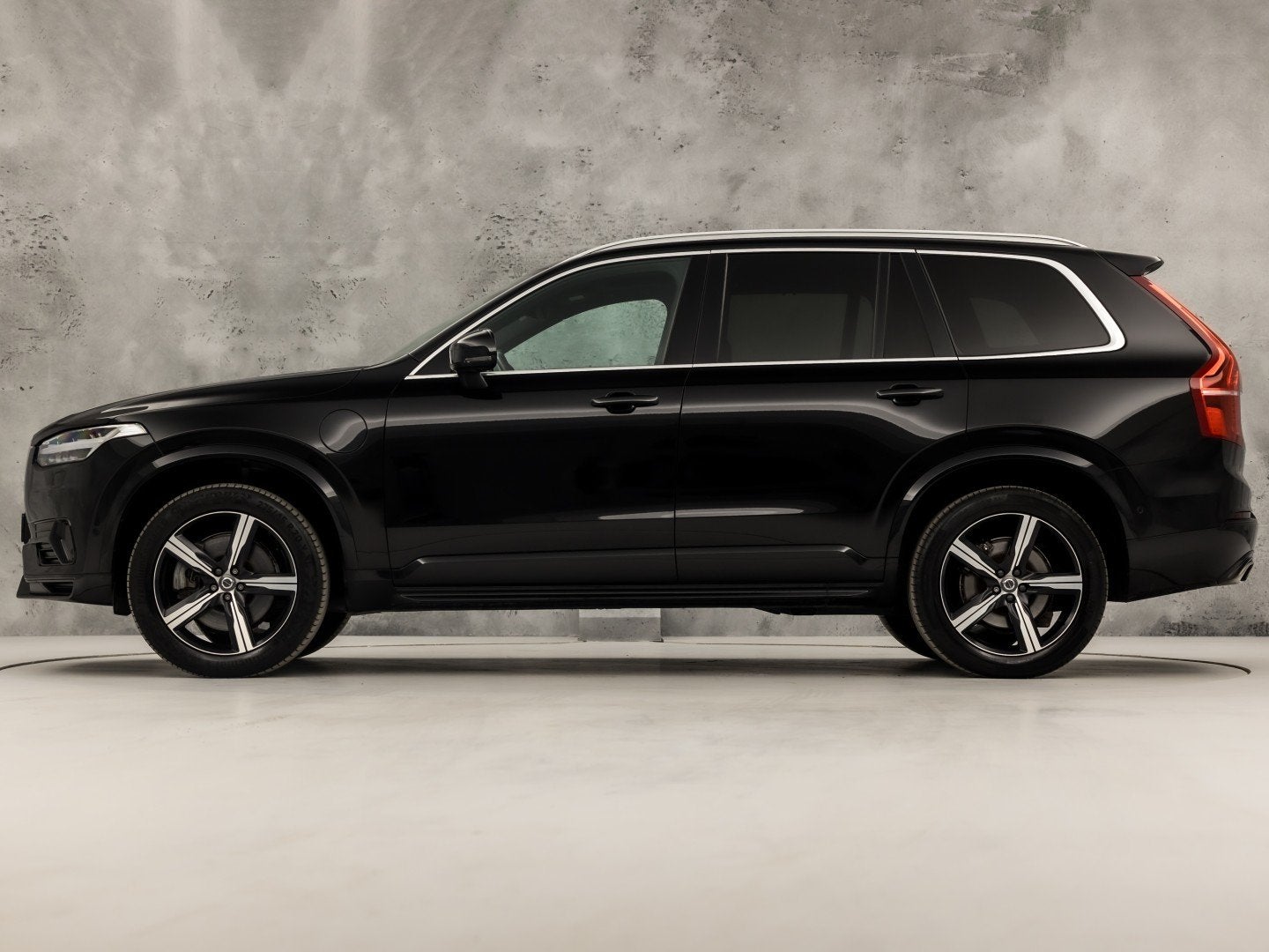 Volvo XC90 2.0 T8 Twin Engine AWD R-Design 7 Persoons 408Pk, Auto's, 12 maanden, Gebruikt, 7 stoelen, Zwart