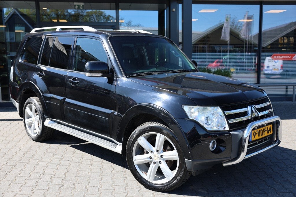 Mitsubishi PAJERO 3.2 DID 5DRS INSTYLE A/T VAN MARGE, Auto's, Bestelauto's, Automaat, 4 cilinders, Zwart, Origineel Nederlands