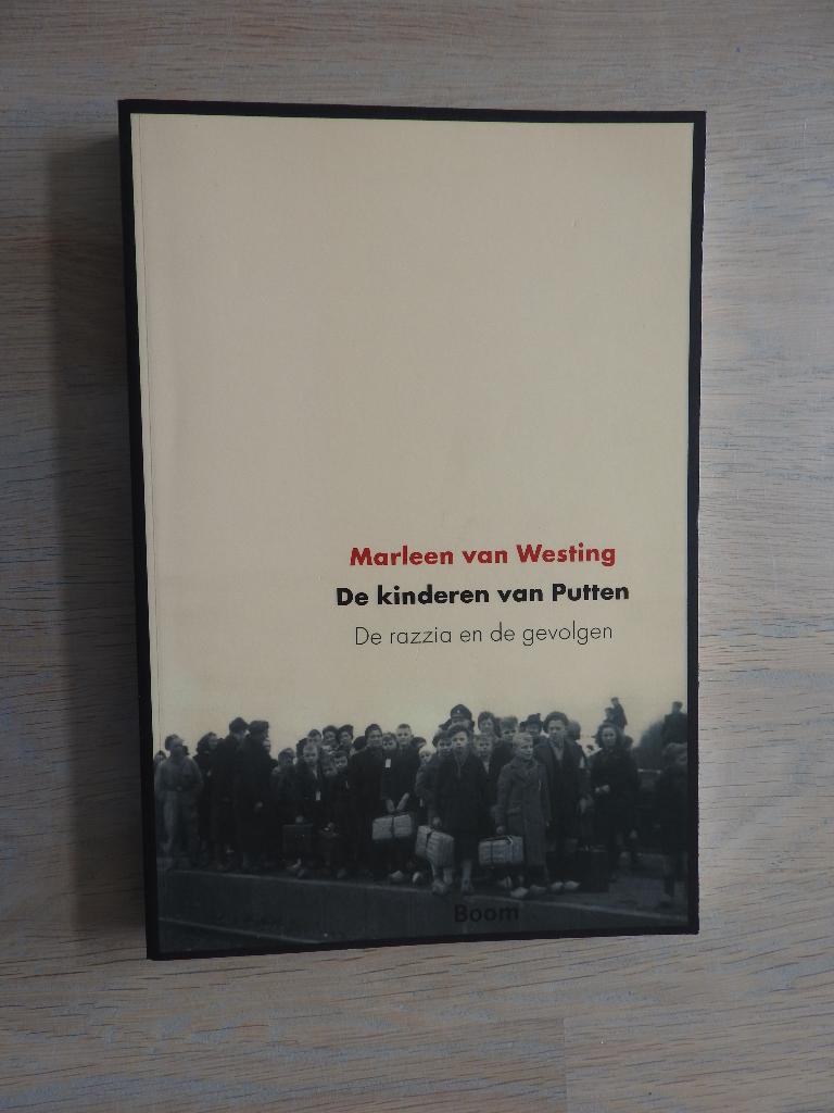 De kinderen van Putten - De razzia en de gevolgen, Boeken, Ophalen of Verzenden, Tweede Wereldoorlog, Zo goed als nieuw, Overige onderwerpen