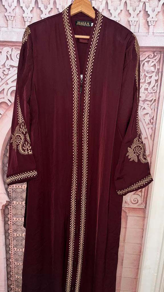 Prachtige bordeauxrode kaftan met gouden details, Ophalen, Overige kleuren, Maat 42/44 (L), Zo goed als nieuw