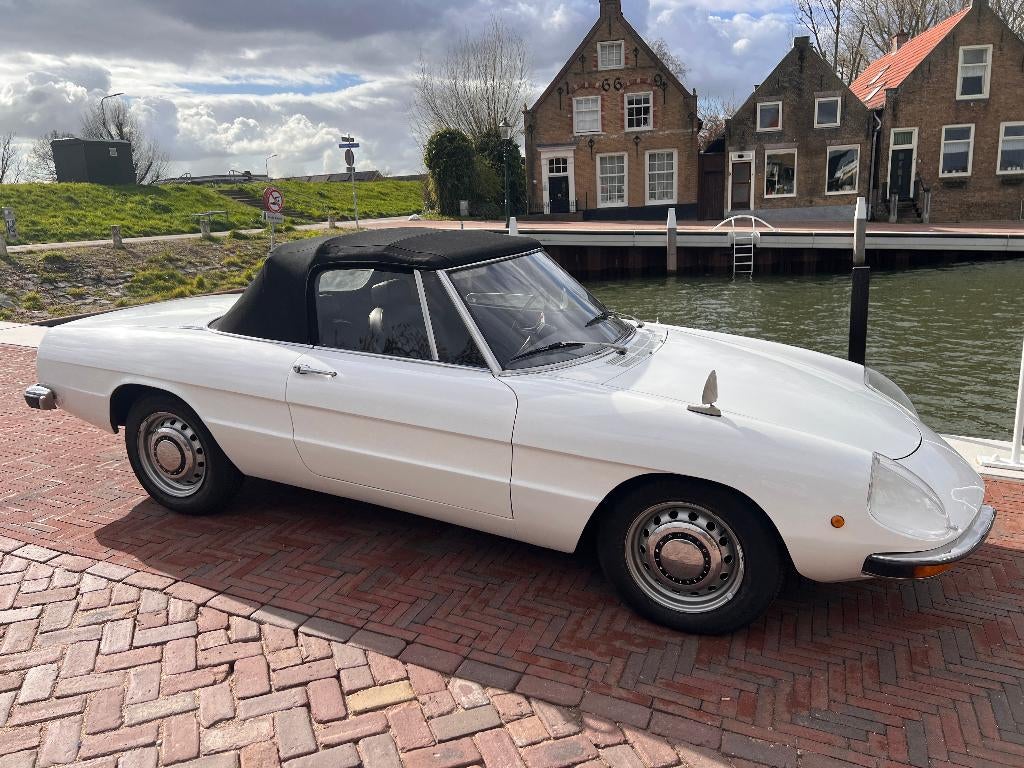 Alfa Romeo Spider, Auto's, Alfa Romeo, Achterwielaandrijving, Zwart, 4 cilinders, Cabriolet