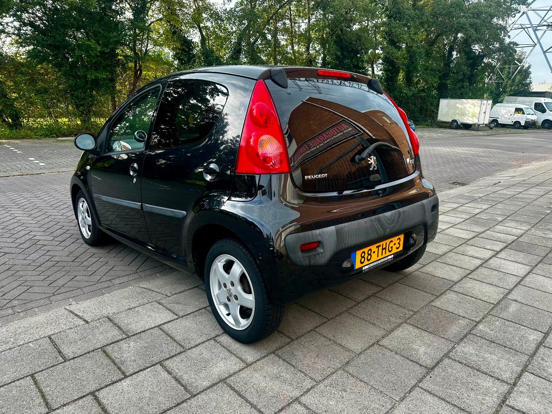Peugeot 107 1.0-12V Black & Silver, Auto's, Voorwielaandrijving, Euro 5, Gebruikt, 4 stoelen