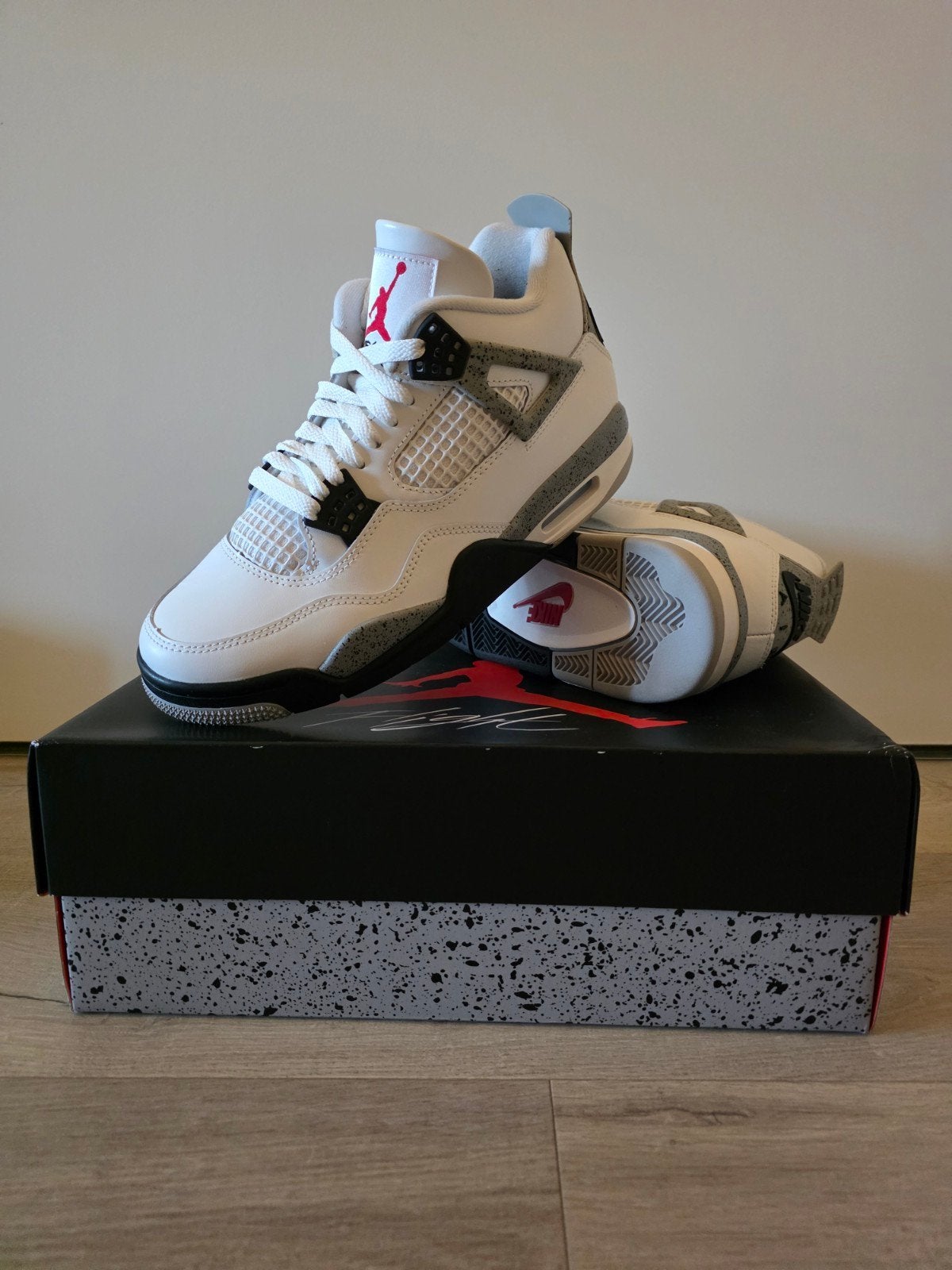 Jordan 4 White Cement 2025 maat 40.5 - Eenmaal Gedragen, Kleding | Heren, Schoenen, Zo goed als nieuw, Sneakers of Gympen, Wit