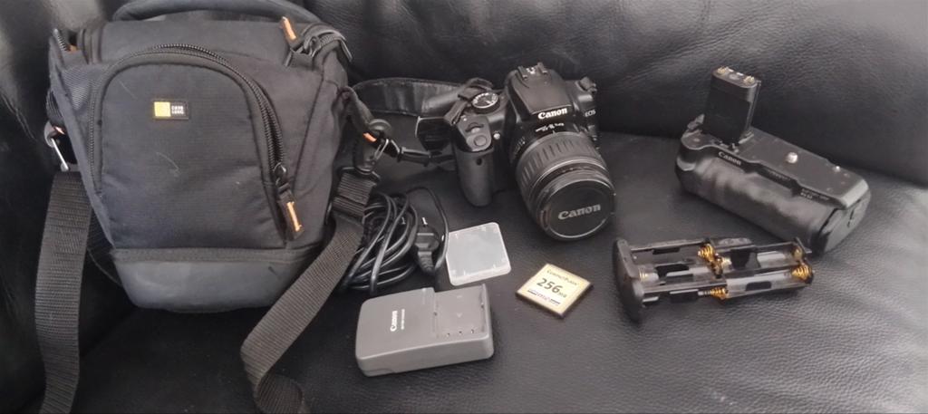 Canon EOS 400D Spiegelreflexcamera met accessoires, Gebruikt, Spiegelreflex, Canon, Ophalen of Verzenden