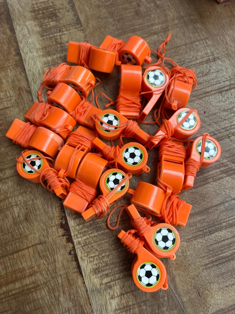 21 Oranje WK Holland Voetbal Fluitjes, Ophalen of Verzenden, Nieuw