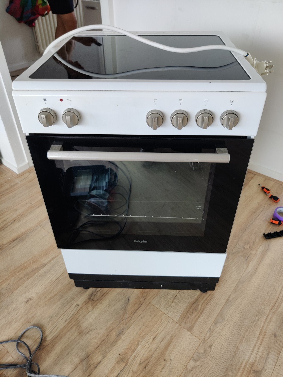 Pelgrim Fornuis PFI7160WIT - Reparatie Project, Witgoed en Apparatuur, Fornuizen, Ophalen, Keramisch, 4 kookzones, Vrijstaand