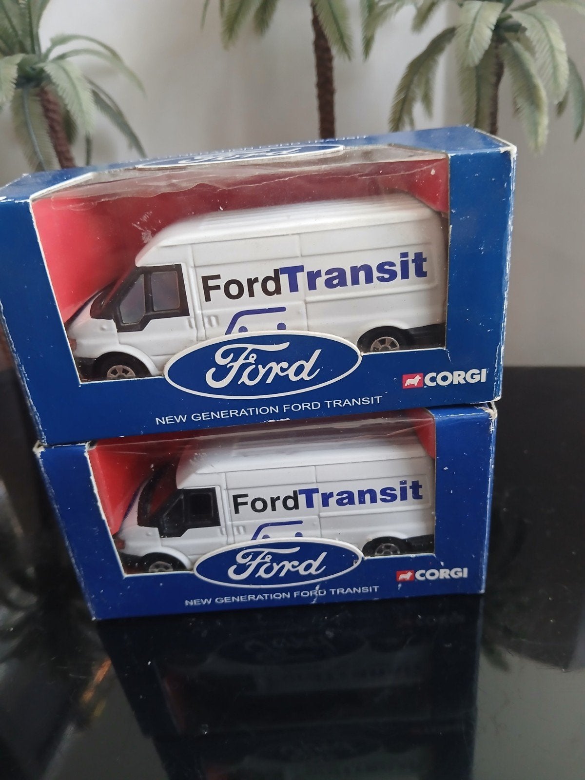 Ford Transit.  Corgi toys 1:64, per stuk:, Ophalen of Verzenden, Zo goed als nieuw, Auto