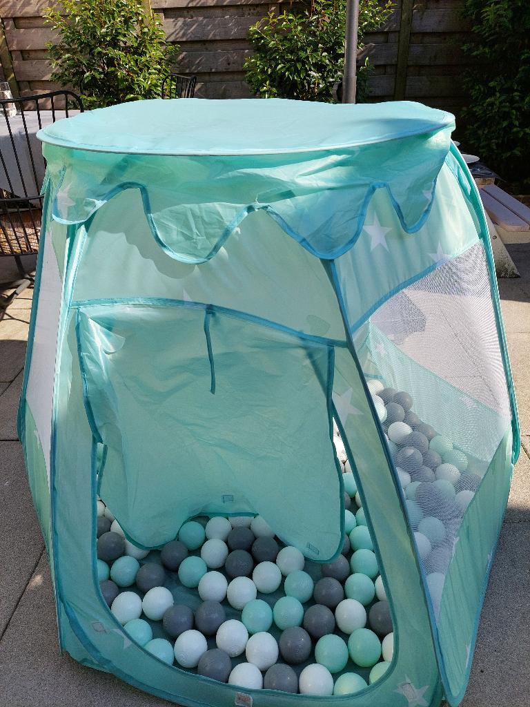 Speeltent met ballen / ballenbak, Ophalen, Gebruikt