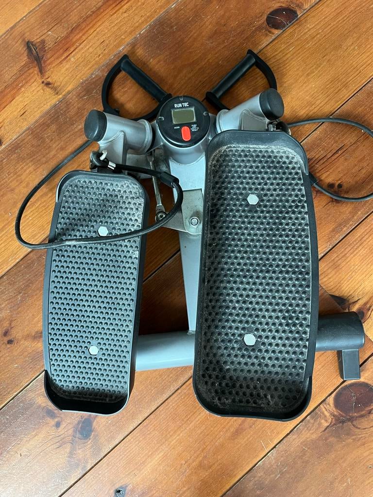 Run Tec Stepper - Compacte Fitness voor Thuis, Sport en Fitness, Ophalen, Gebruikt, Stepapparaat, Metaal