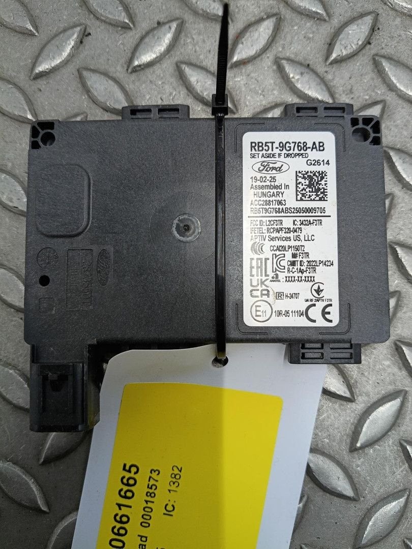 FORD PUMA Titanium  SENSOR RADAR RB5T9G768AB 2025, Ophalen of Verzenden, Gebruikt, ARN erkend