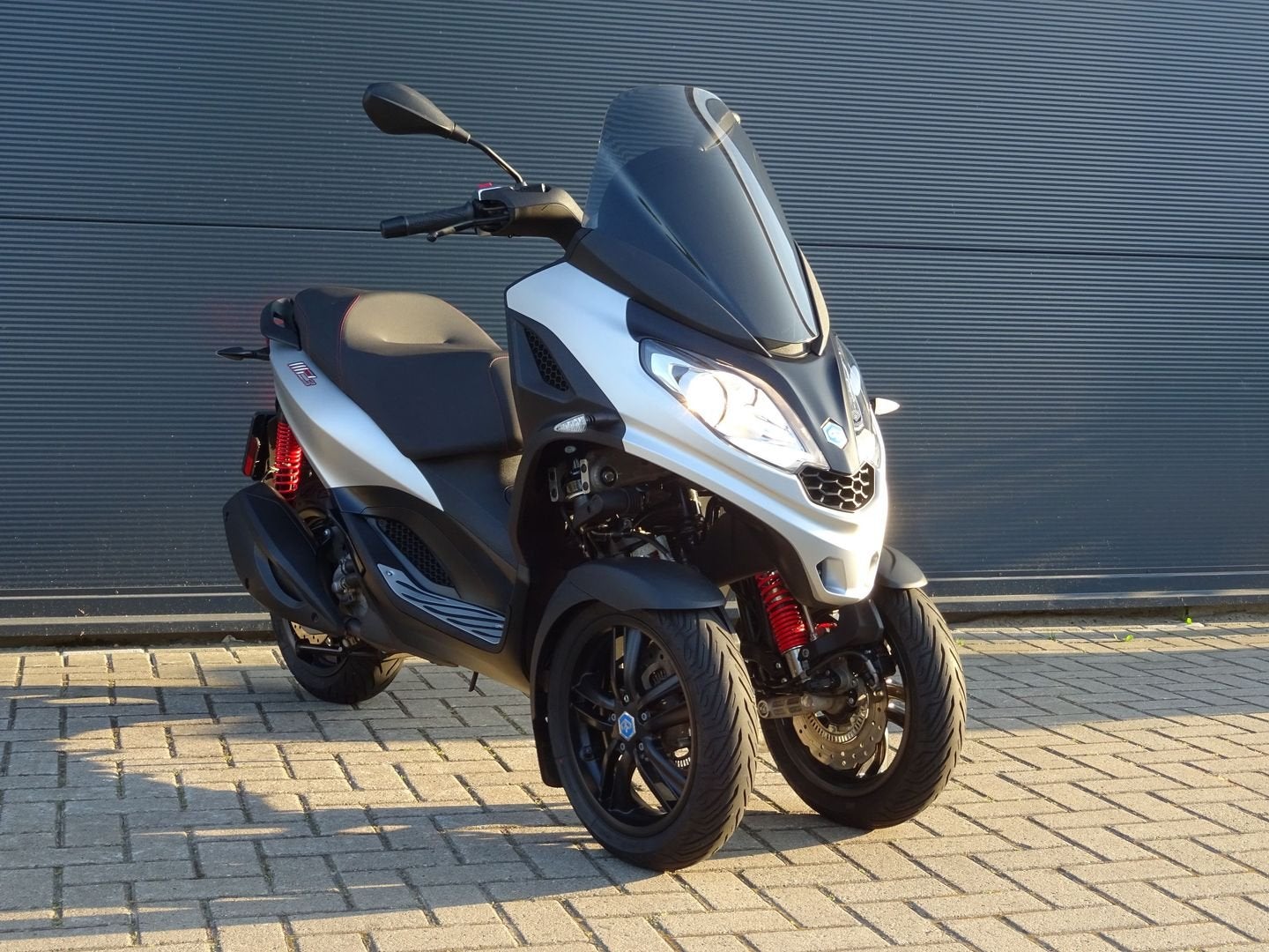 PIAGGIO MP3 300 HPE Sport 2023 ZGAN 3297km orig NL, Scooter, Onbekend, Onbekend, Minimaal motorrijbewijs A2