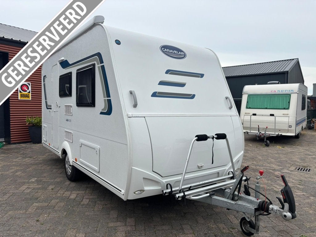 Caravelair Alba 390, bj. 2023 met luifel / lichtgewicht, Bedrijf, Treinzit, 4 tot 5 meter, Schokbreker