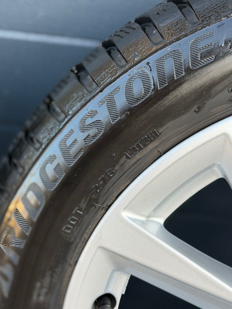 DEMOSTAAT 16” Audi A1 velgen + Bridgestone winterbanden, Auto-onderdelen, Ophalen, Gebruikt, 16 inch, Banden en Velgen