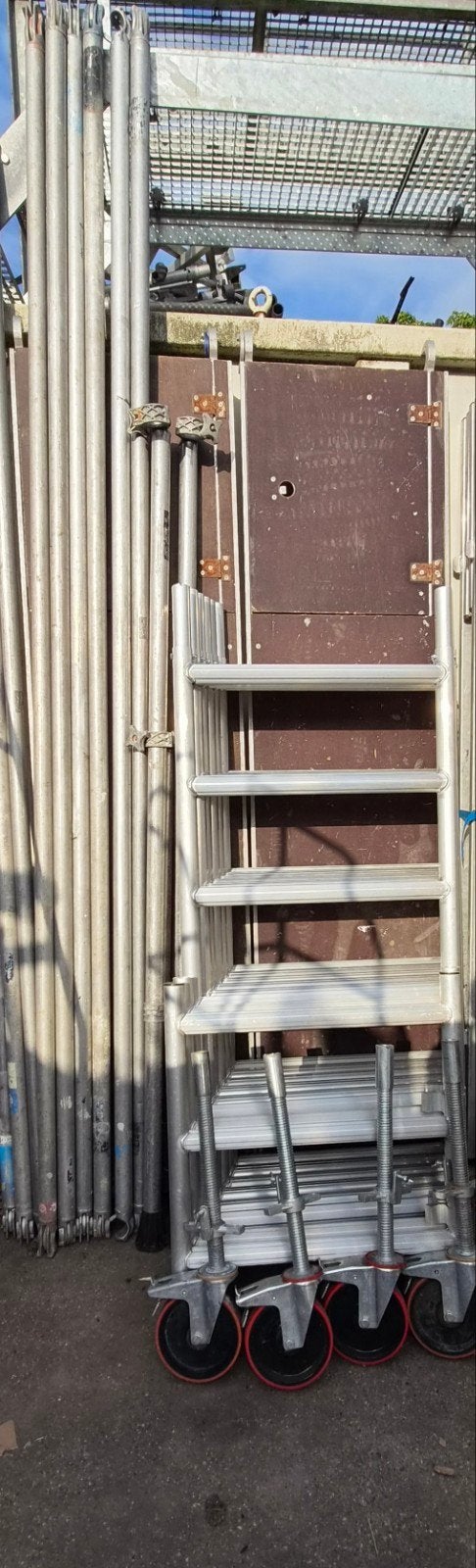 Te koop aluminium rolsteiger Werkhoogte 7 meter, Ophalen of Verzenden, Asc alumex, Rolsteiger of Kamersteiger, 5 meter of hoger