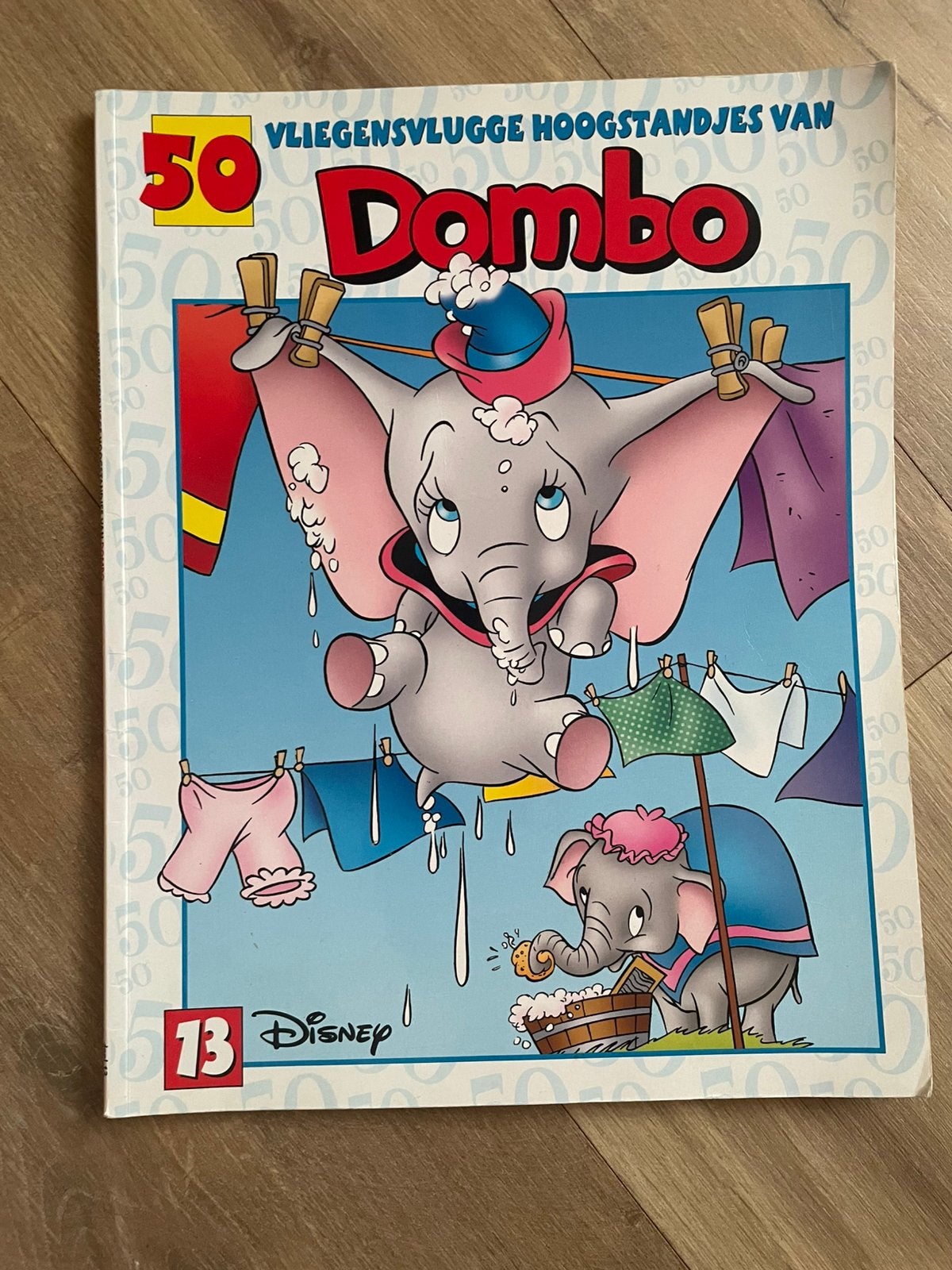 Donald Duck pockets en Dombo strip, Boeken, Willy Vandersteen, Europa, Ophalen of Verzenden, Zo goed als nieuw
