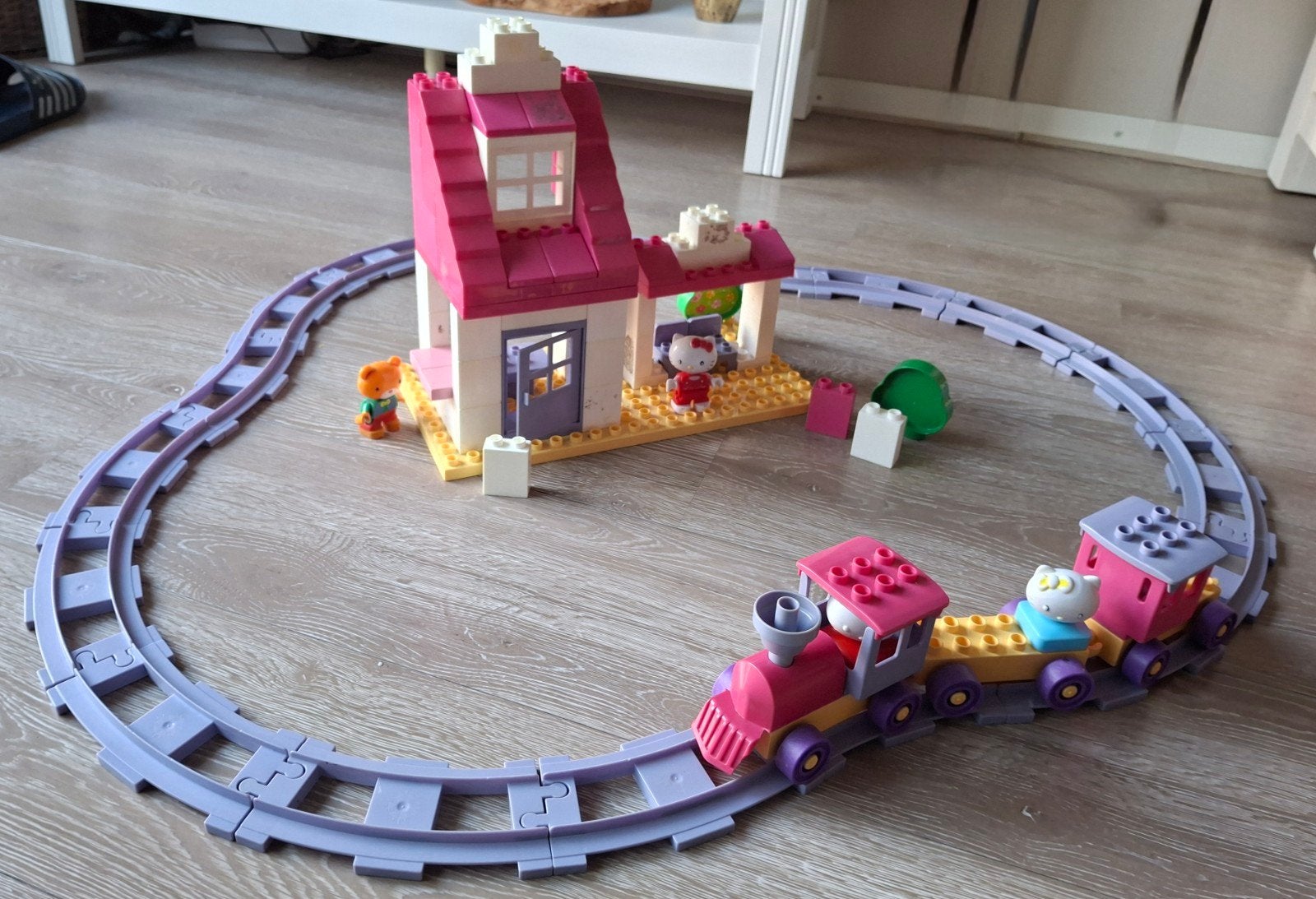 unico treinbaan met station, past perfect op duplo, Ophalen of Verzenden, Gebruikt