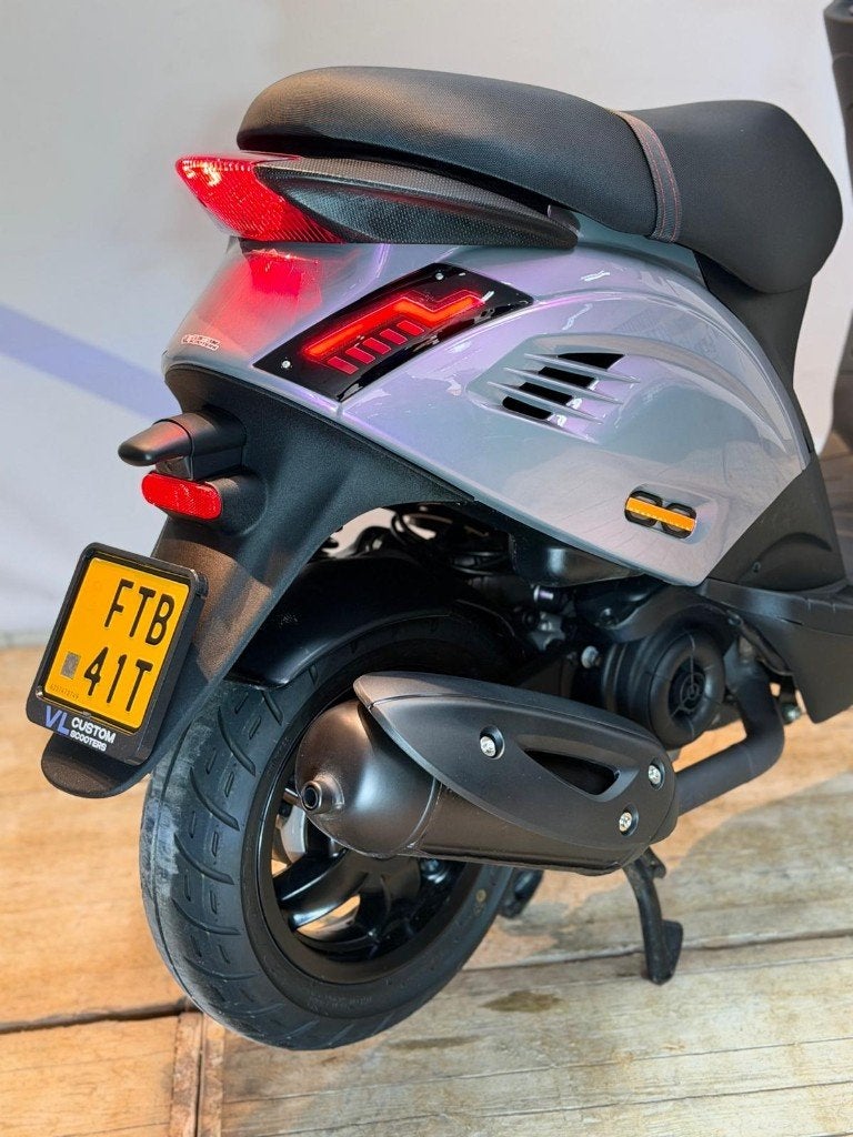 Piaggio Zip iget E5 2024 45km brom scooter Porsche Purple, Fietsen en Brommers, Scooters | Piaggio, Zip, Ophalen of Verzenden