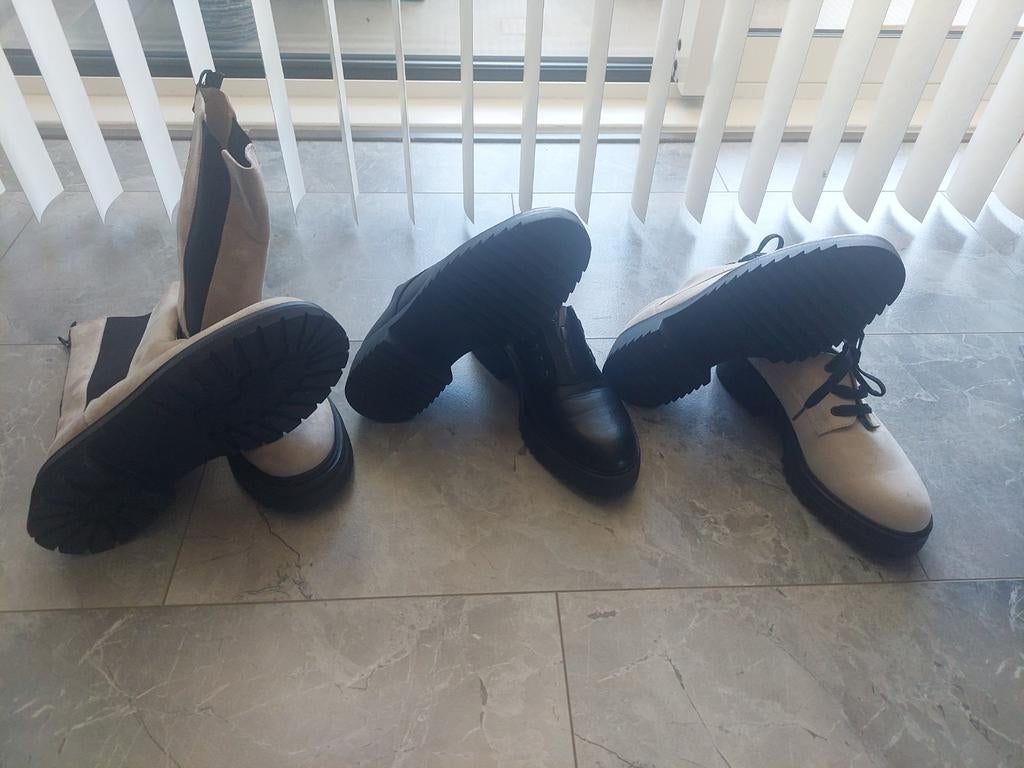 Schoenen te koop aangeboden!, Zwart, Nieuw, Ophalen of Verzenden, Sneakers of Gympen