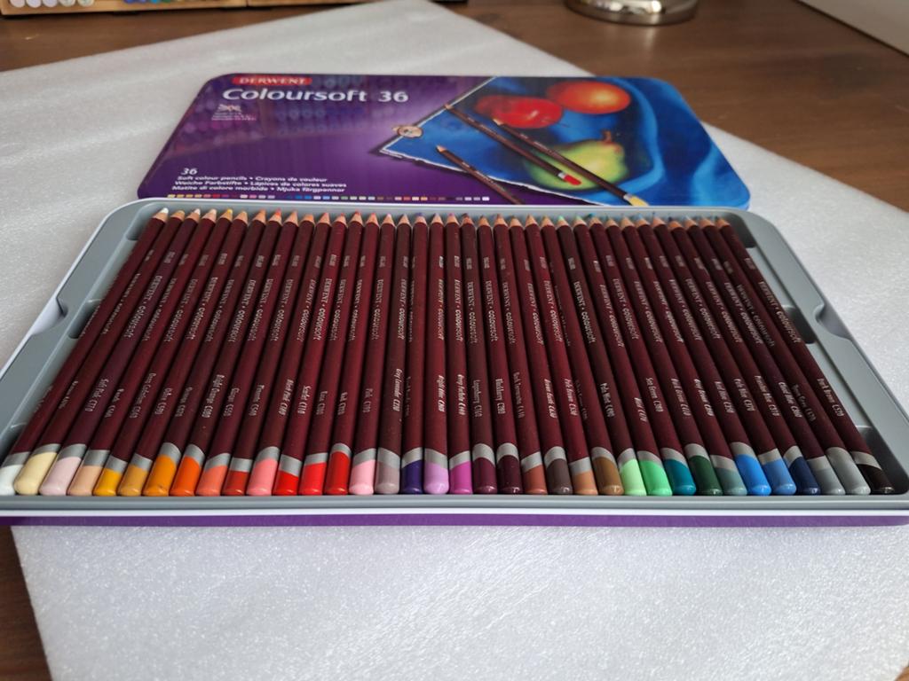 Derwent kleurpotloden 36 stuks.  Bieden vanaf 40 euro, Hobby en Vrije tijd, Tekenen, Ophalen of Verzenden, Nieuw, Potlood of Stift