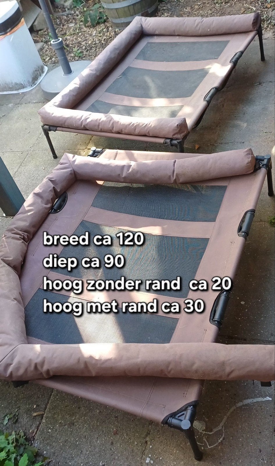 Hondenmand op poten (2). Per stuk € 25,00, Ophalen, Gebruikt