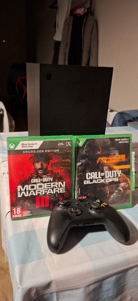 Xbox Series X + controller + 2 COD games