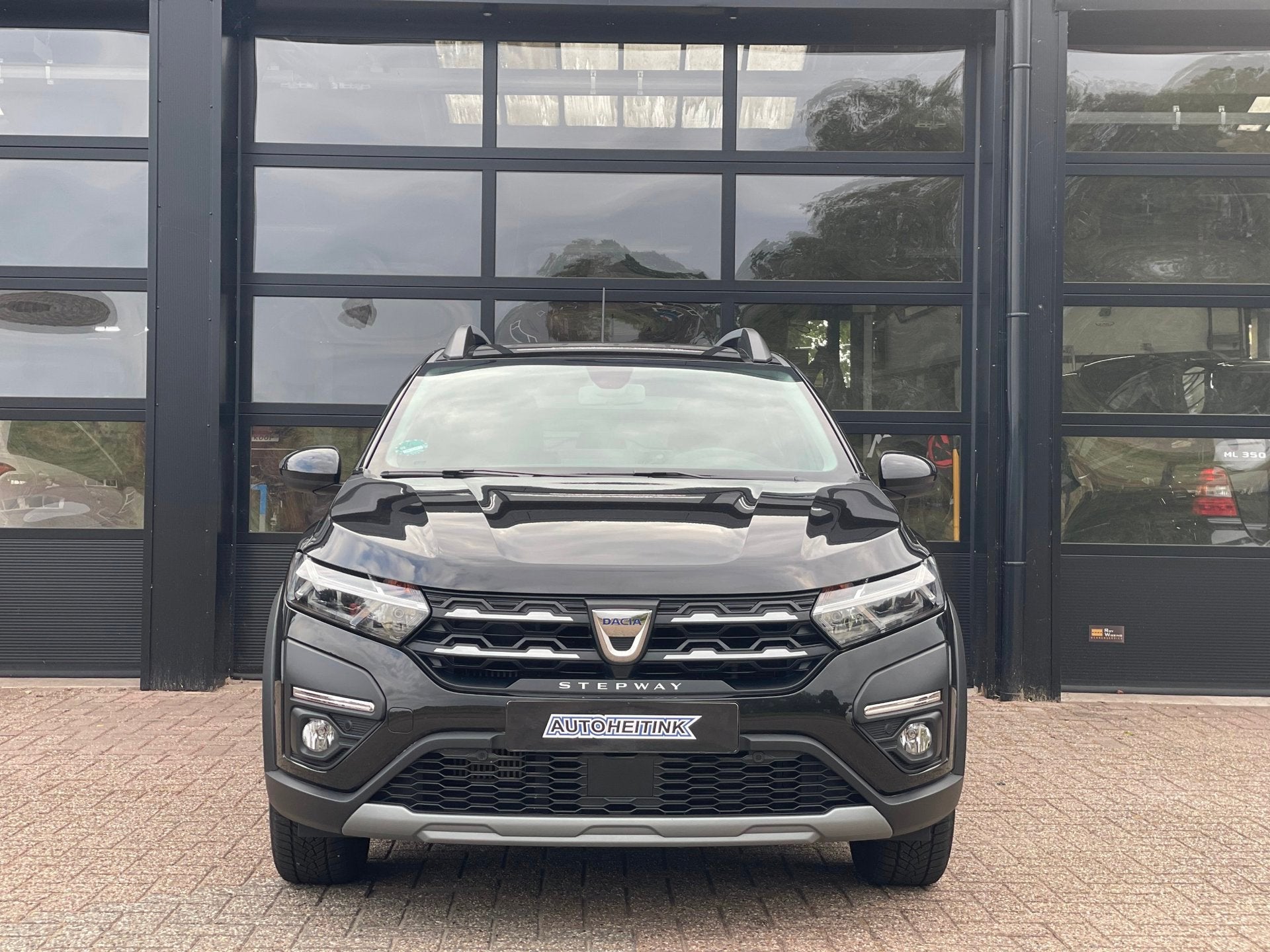 Dacia Sandero 1.0 TCe 90 Expression, Stof, Gebruikt, 1073 kg, Zwart